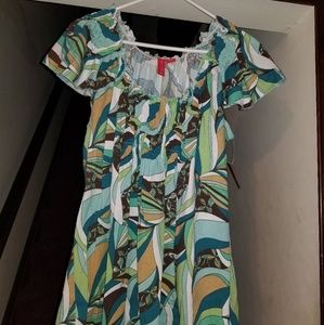 Waist high short sleeve top.